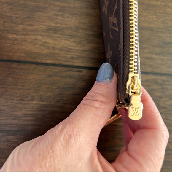 Vintagee Luis Vuitton Keychain Coin Purse - Picture 2 of 4